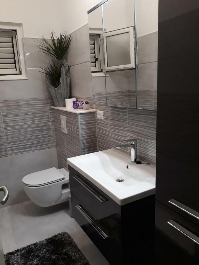 Apartment Roza 1